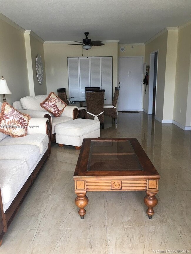 Foto del edificio - 400 Kings Point Dr