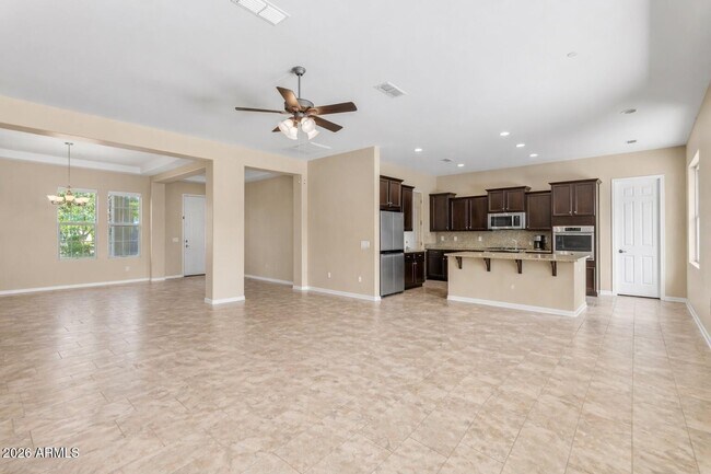 Foto del edificio - 2827 E Muirfield St