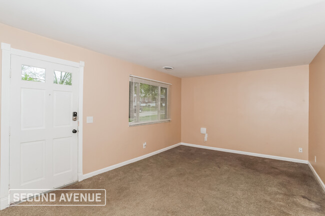 Foto del edificio - 3839 Standish Ave