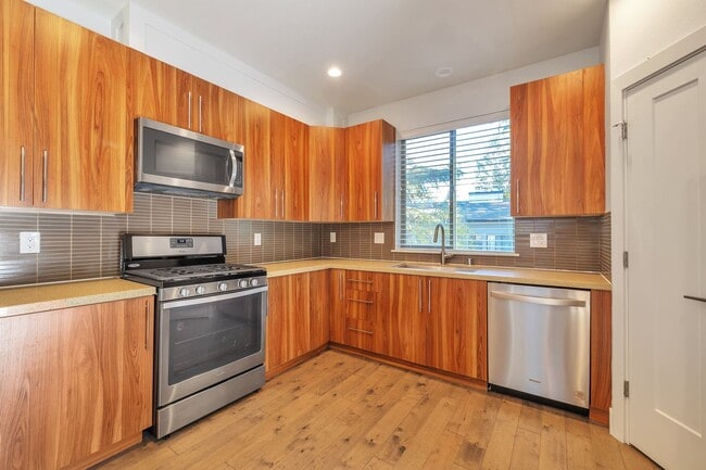 Photo - 309 S 47th St House