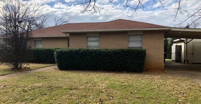 Foto del edificio - 112 Forestwood Dr