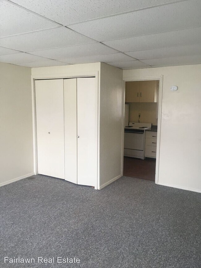 Building Photo - Studio, 1 bath Apartment - 1512 W. Healey St.