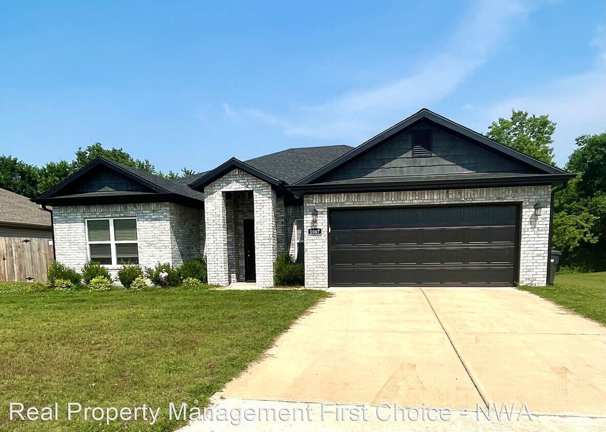 Foto principal - 4 br, 2 bath House - 1007 N 27th St.