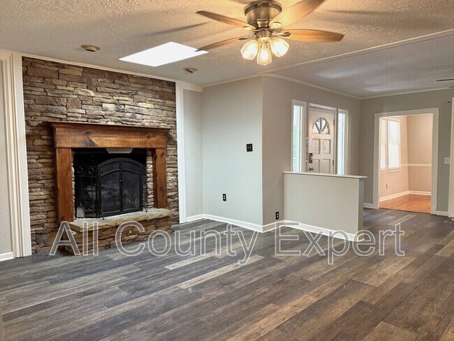 Foto del edificio - 9215 Long Hollow Rd