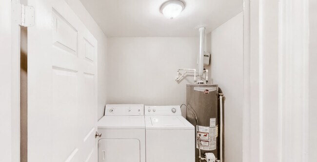 Foto del edificio - 149 Harlan Rd SW