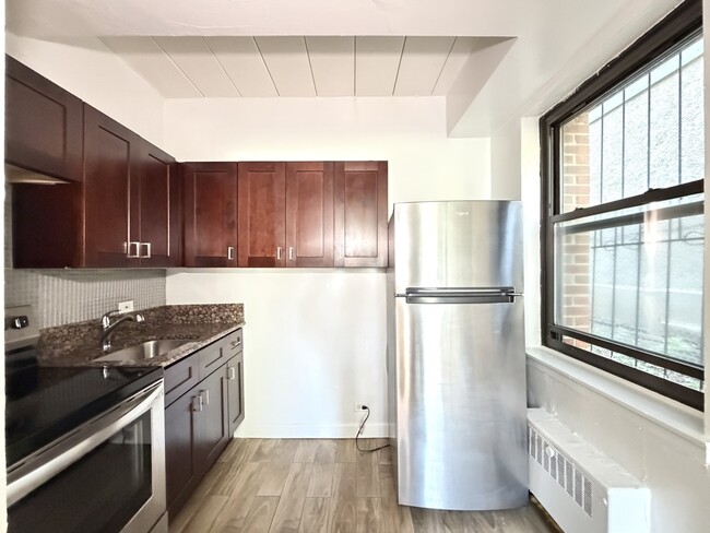 Foto del edificio - 1360 W Touhy Ave
