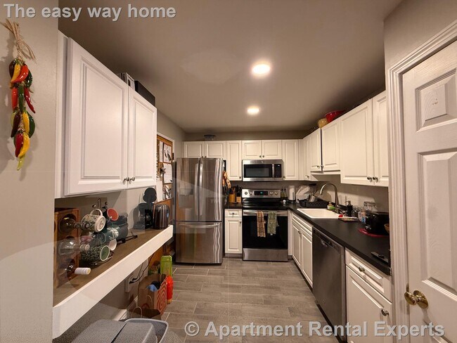 Building Photo - 326 Broadway