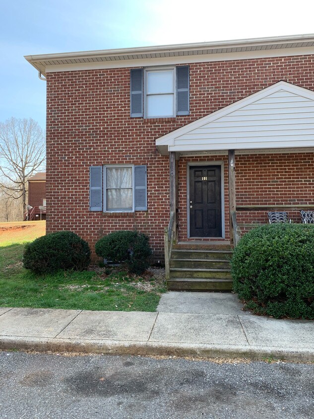 101 S Vail Dr, Madison Heights, VA 24572 Townhome Rentals in Madison Heights VA