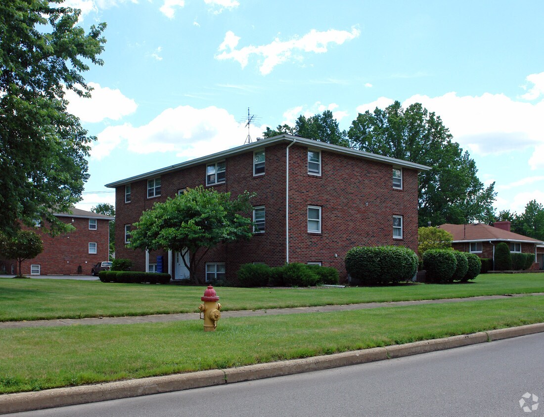 2150 Reeves Rd, Warren, OH 44483 Apartments in Warren, OH