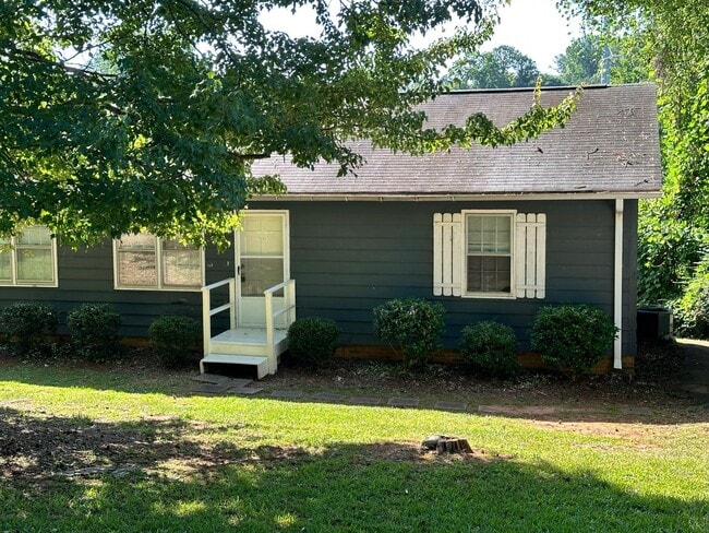 Building Photo - Southport, 2BR/1BA