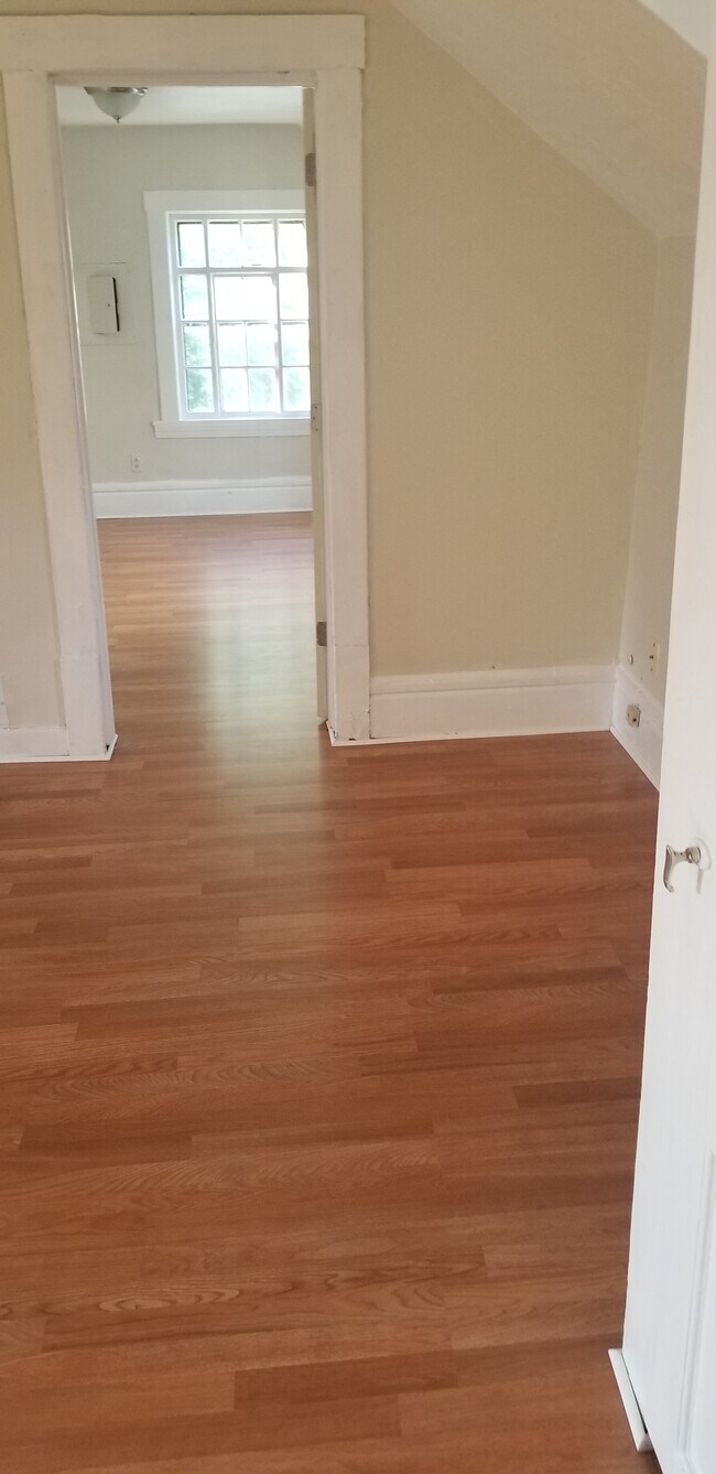 Living room - 928 Bye St