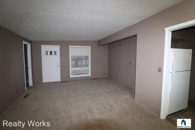 Building Photo - 3 br, 1 bath House - 719 E Eldora Lane