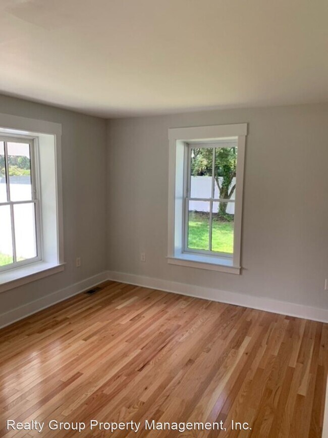 Foto del edificio - 6 br, 5.5 bath House - 8900 CONNECTICUT AVE