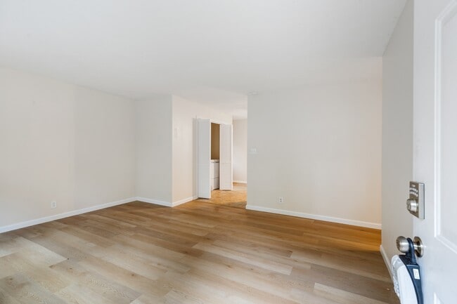 Building Photo - 2347 Sylvania Ave SE