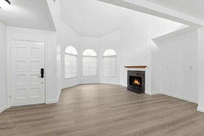 Foto del edificio - 29016 Lillyglen Dr