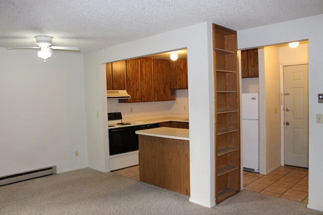 Building Photo - Delightful Two Bedroom Condo near Campus