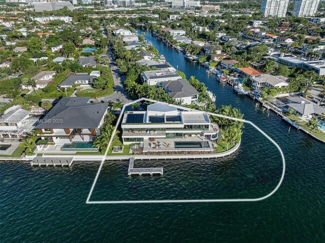 Building Photo - 11400 N Bayshore Dr