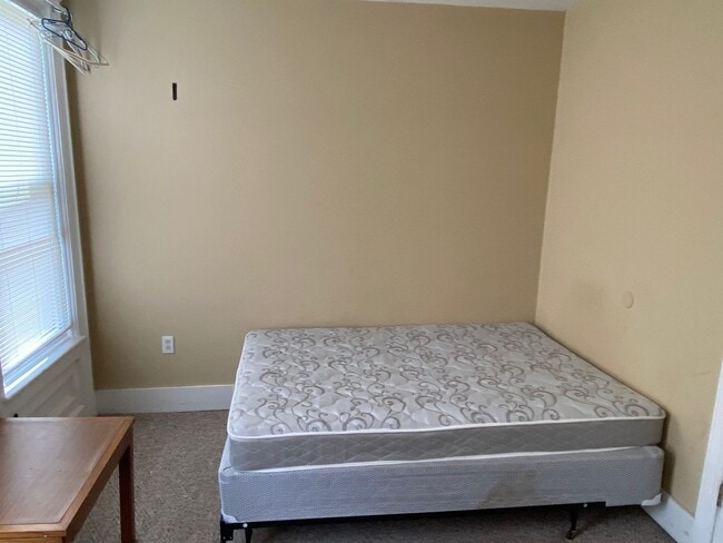 Building Photo - 38 Lincoln Ave