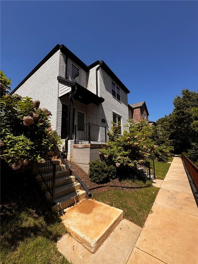 Foto del edificio - 2375 E Amherst Aly