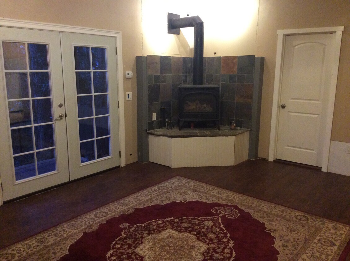 Primary Photo - 332 Sunnyside Dr