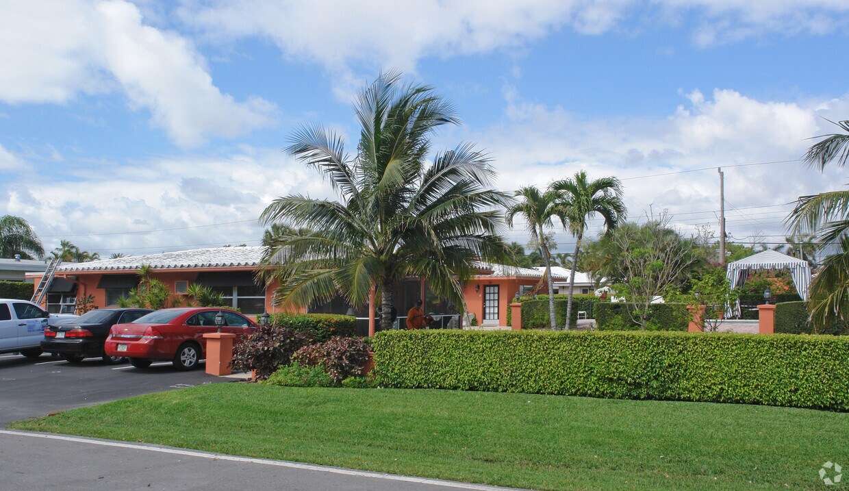 Foto del edificio - 2415-2419 NE 33rd Ave