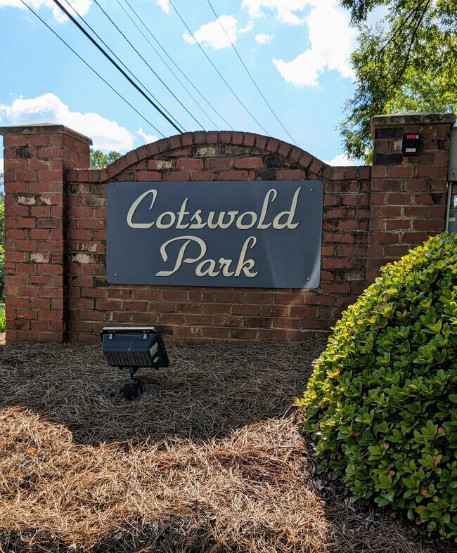Building Photo - 3710 Cotswold Ave