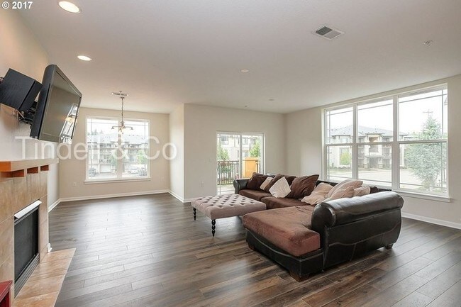 Foto del edificio - 18533 NW Red Wing Way