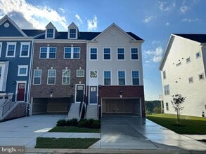 Building Photo - 7730 Meander Ct S