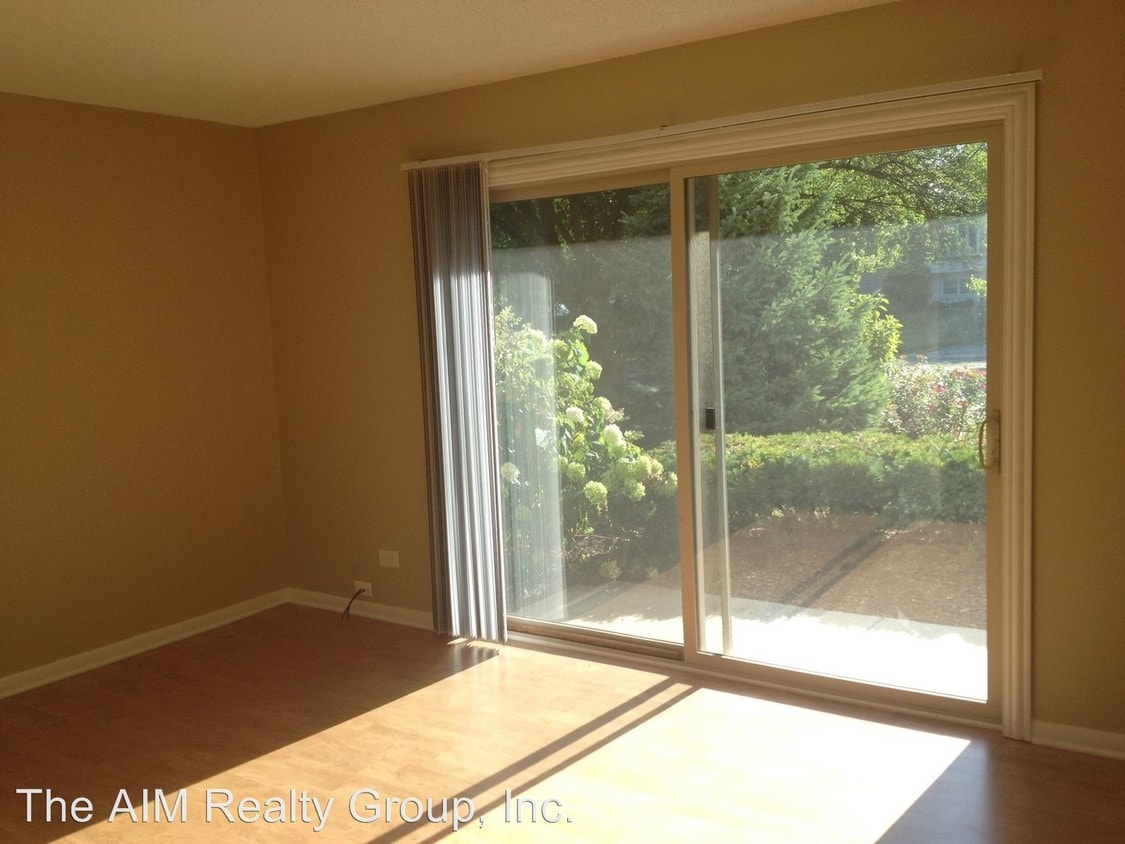 Building Photo - 15 Olympus Dr