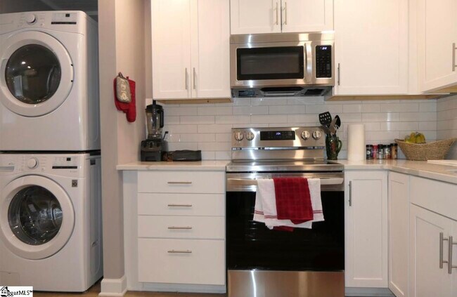 Building Photo - 312 Eunice Dr