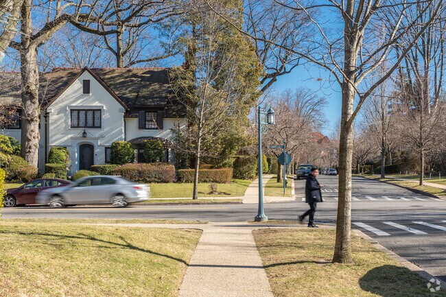 Forest Hills Gardens community