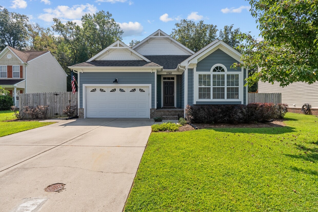 Primary Photo - 2560 Golden Maple Dr