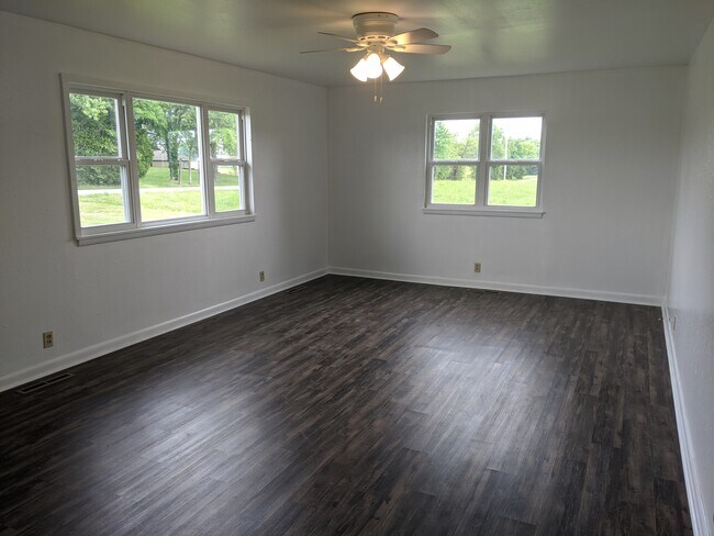 Foto del edificio - 4847 S Farm Rd 229