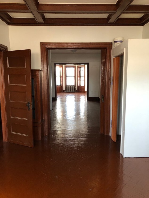 Foto principal - 257 E 23rd St