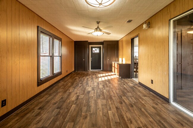 Foto del edificio - 825 FM 5714