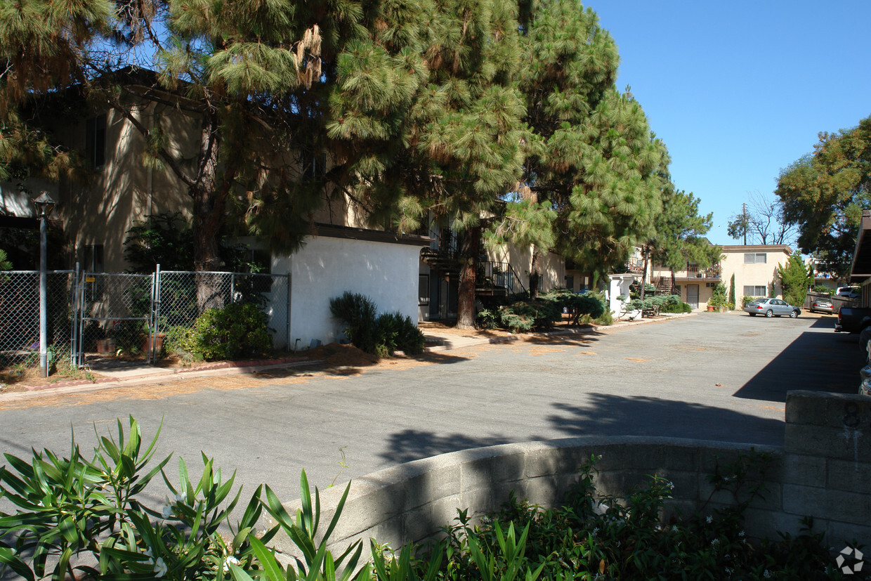 Primary Photo - 820 E Canon Perdido St