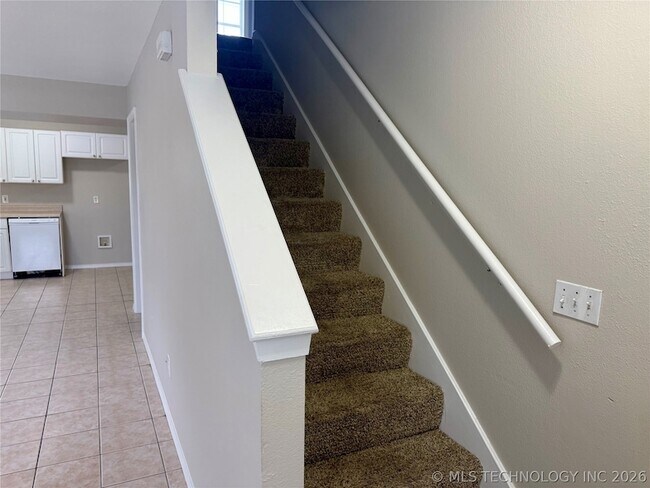 Foto del edificio - 14250 S Hickory St