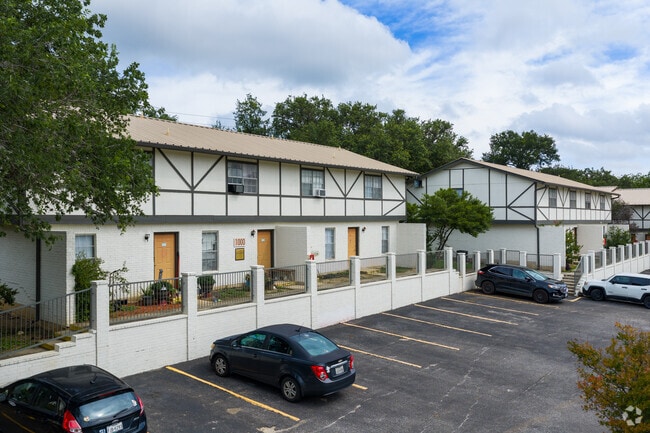 Building Photo - Rio Ranch Townhomes