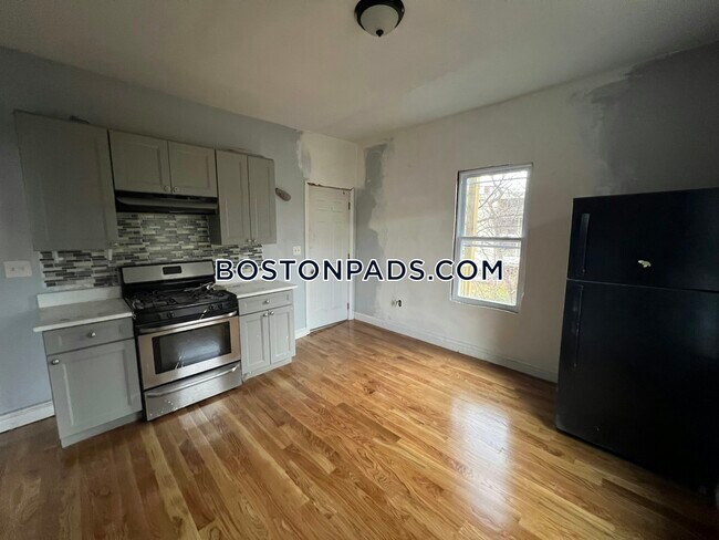 Building Photo - 20 Leston St.