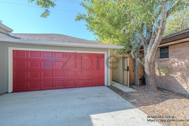 Foto del edificio - 4031 Leeshire Dr