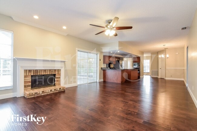 Foto del edificio - 2612 Crestfield Dr