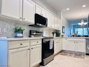 Building Photo - 11091 Corsia Trieste Way