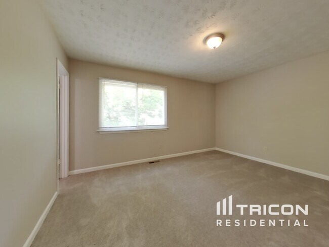 Foto del edificio - 2632 Winding Creek Dr