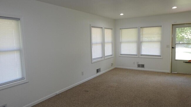 Foto del edificio - 4108 Elledge Dr
