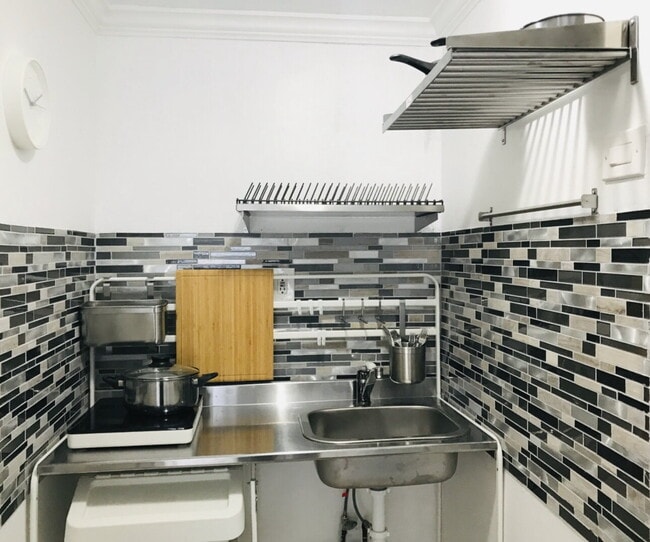 Photo - Efficiency/Studio for Rent – Available Imm... Apartment