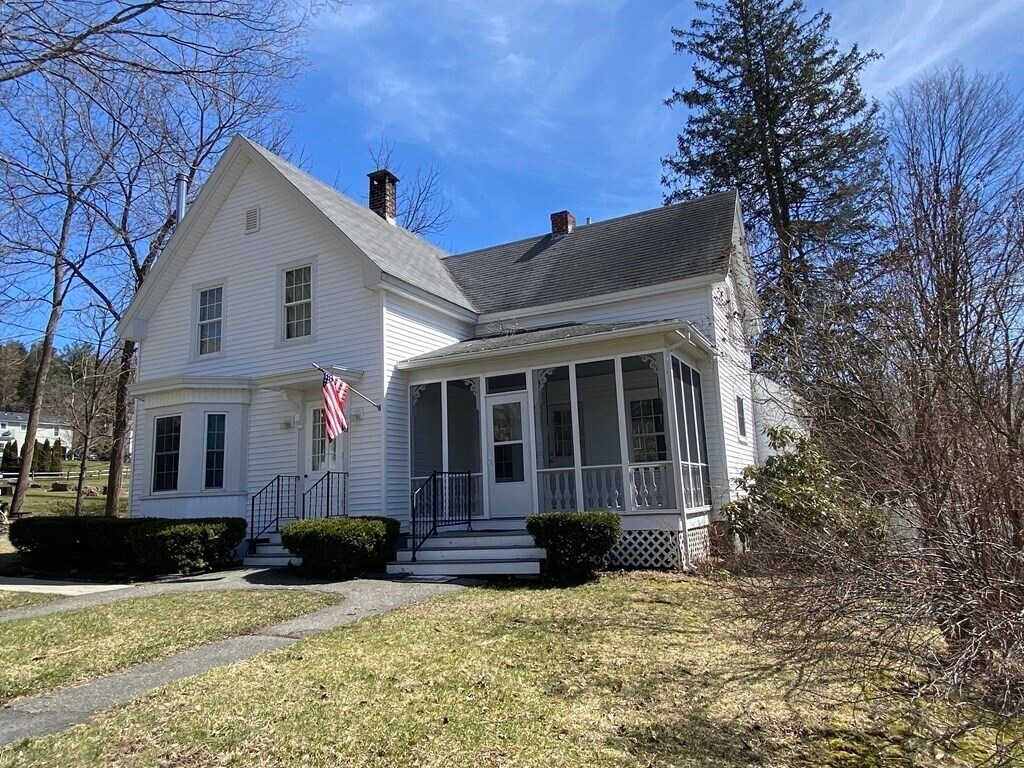 Primary Photo - 74 Moore Ave