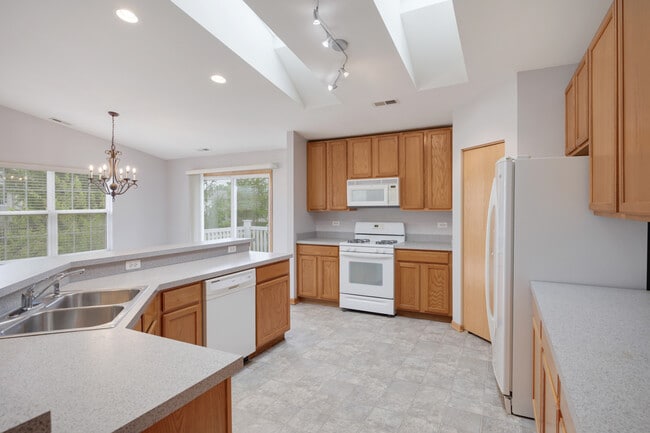 Building Photo - 2614 Loren Ln