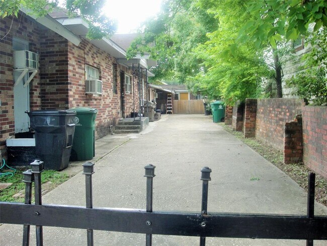 Foto del edificio - 107 Altic St