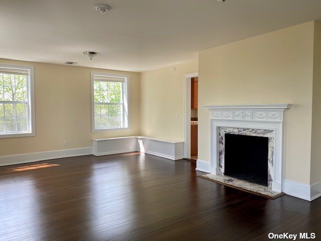 Building Photo - 46 Islip Ave