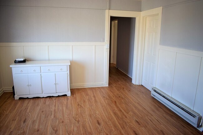 Foto del edificio - Room For Rent Near MIIS